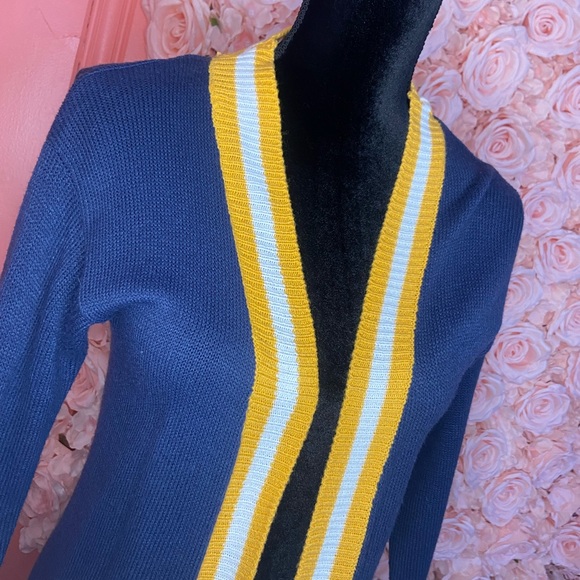 TRENDY THREADS CARDIGAN - Picture 2 of 4